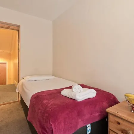 5 Clean Studio Near City Centre. Apartamento *