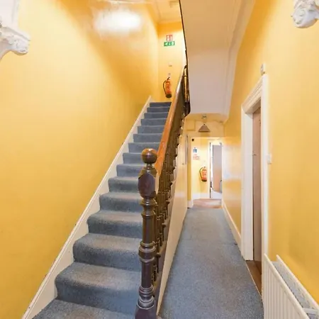 5 Clean Studio Near City Centre. Apartamento Dublín