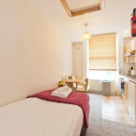 5 Clean Studio Near City Centre. 아파트